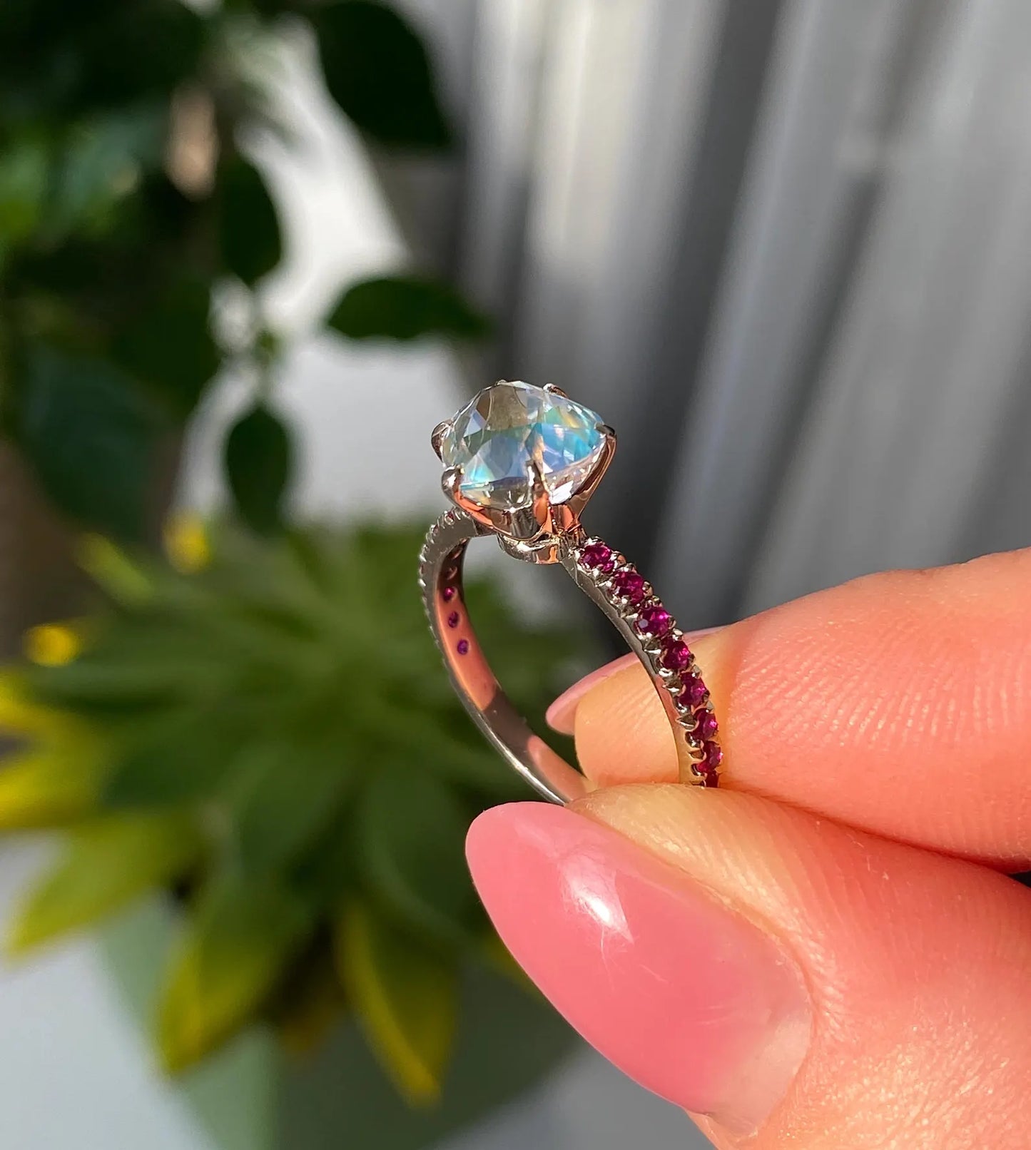 Moonstone and Ruby natural gemstone Ring, 14 Karat White Gold, 7US, Certified