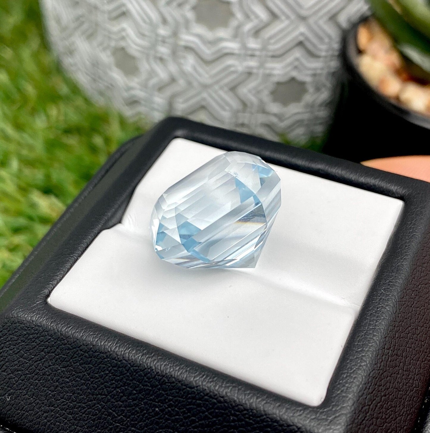 Aquamarine natural Loose gemstone 28.20 ct., Square mixed cut, Origin Nigeria, Certificate IGI