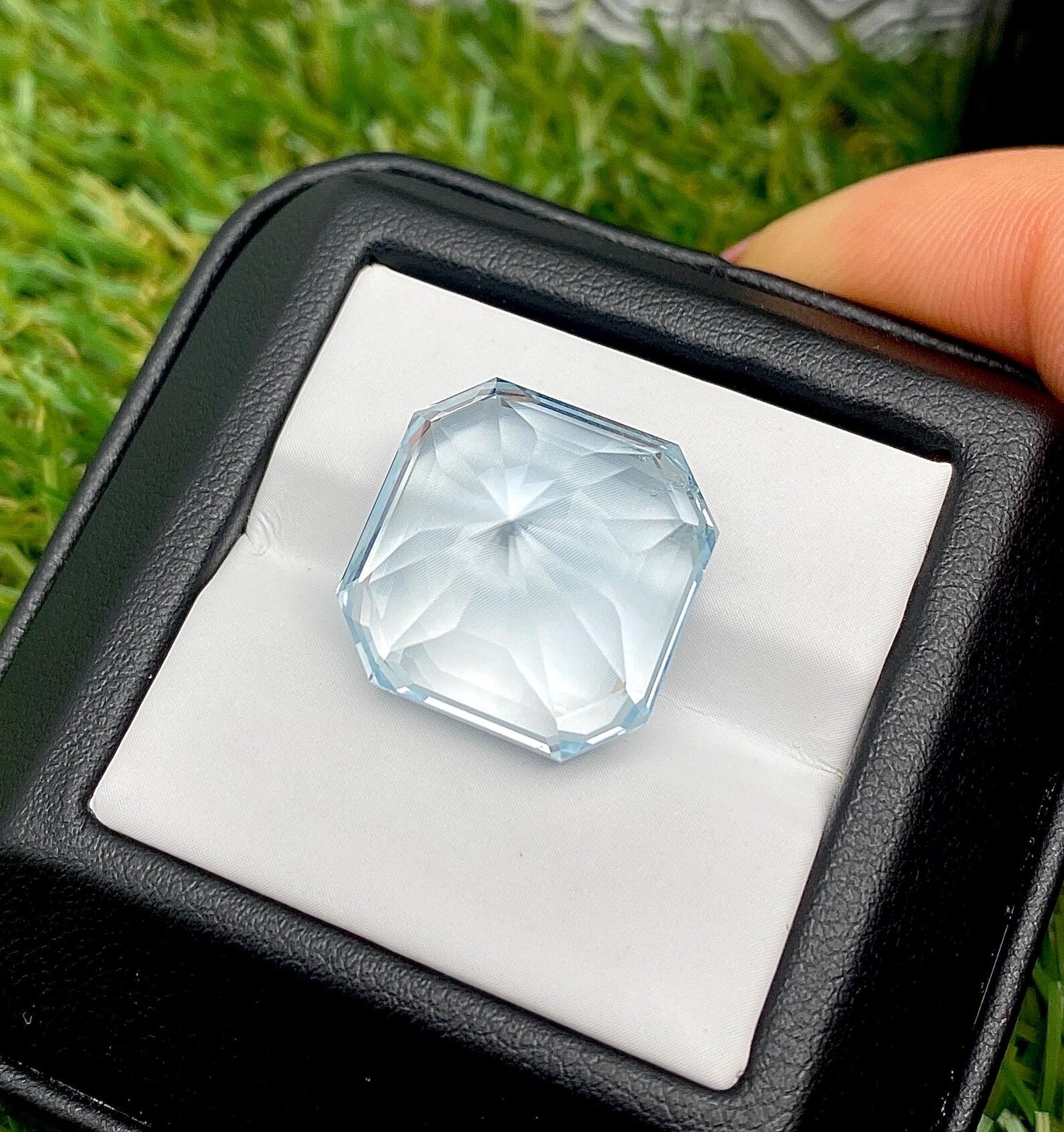 Aquamarine natural Loose gemstone 28.20 ct., Square mixed cut, Origin Nigeria, Certificate IGI