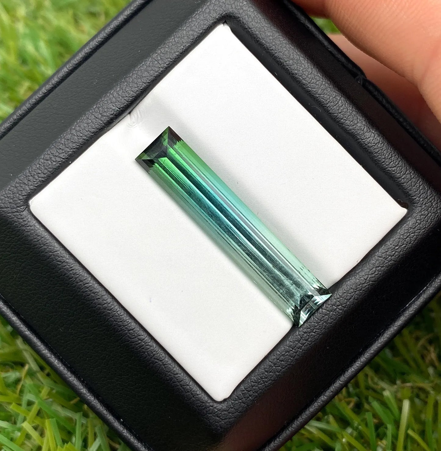 Tourmaline 10.30 Ct Blue-Green, baguette, 30.3x6.2x5.6mm, Afghanistan