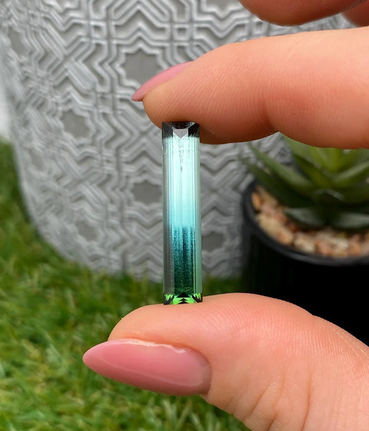 Tourmaline 10.30 Ct Blue-Green, baguette, 30.3x6.2x5.6mm, Afghanistan