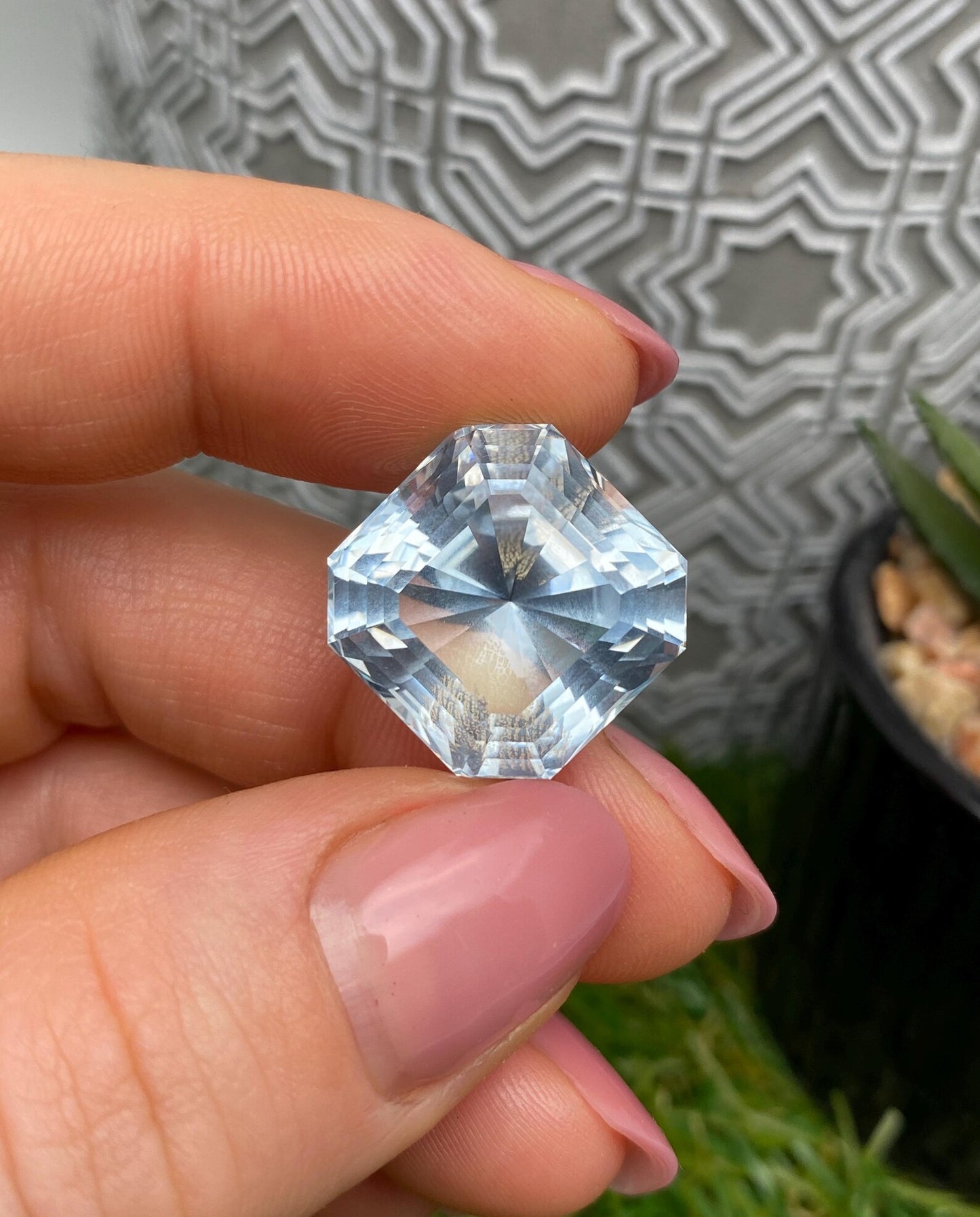 Aquamarine natural Loose gemstone 28.20 ct., Square mixed cut, Origin Nigeria, Certificate IGI