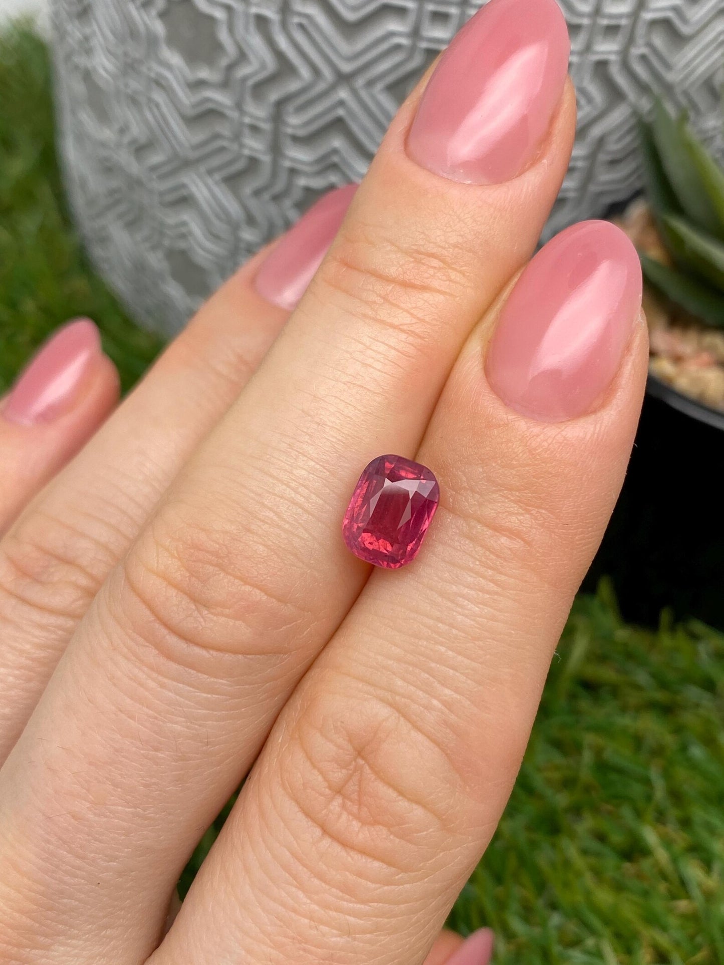Spinel 3.01Ct VIVID orange-PINK gemstone, Tanzania, Mahenge, GFCO