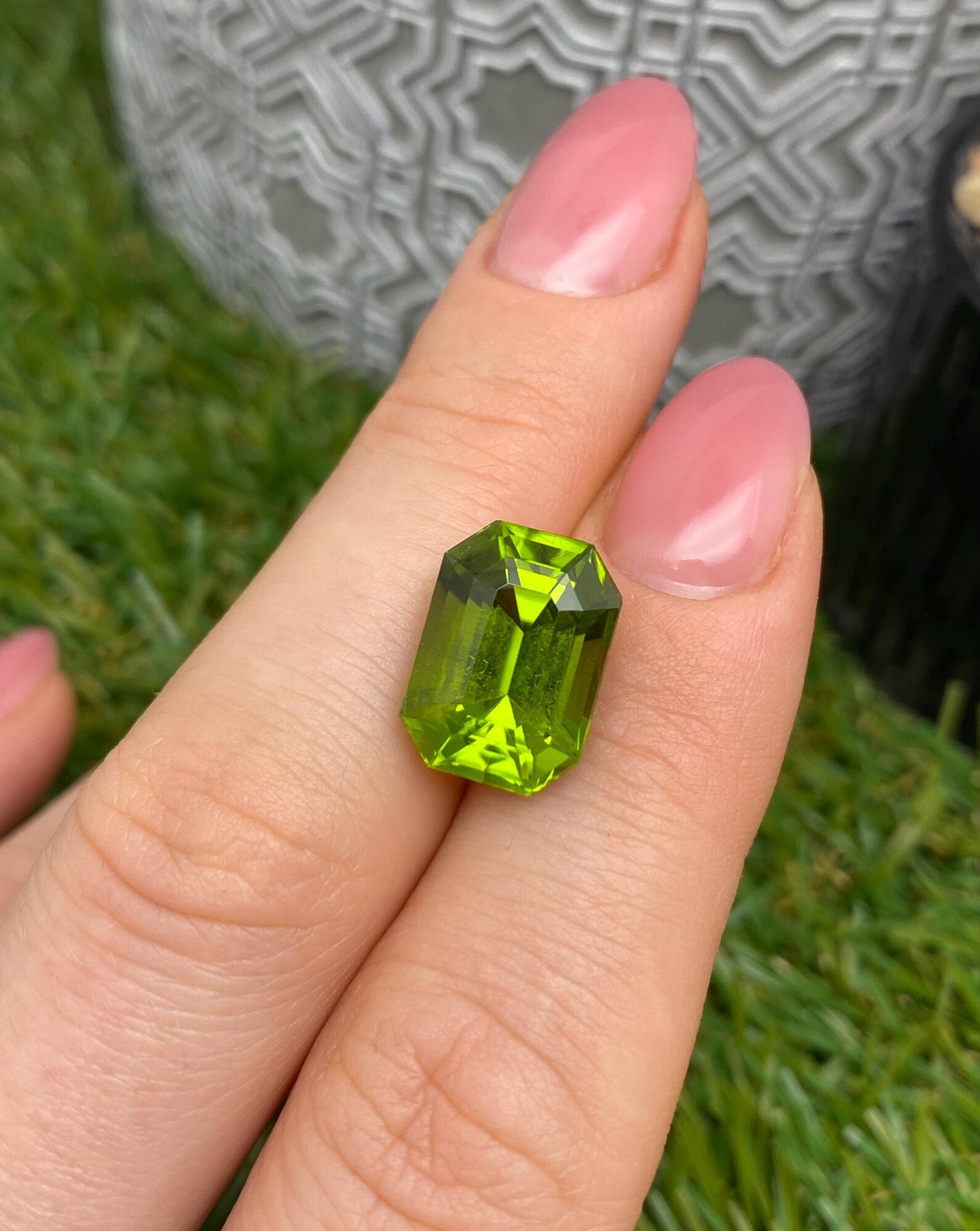Peridot natural gemstone 9.53 ct., octagon cut, Origin Pakistan, GFCO