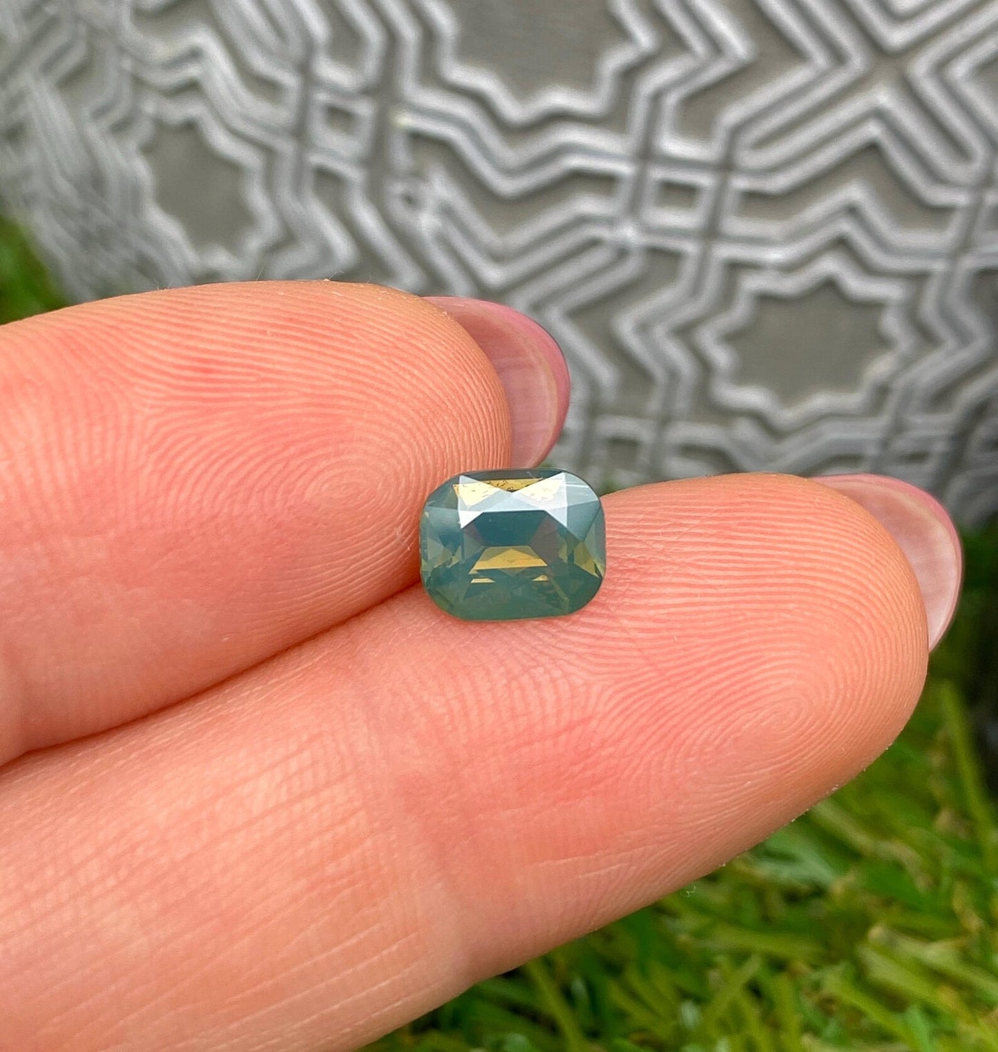 Opalescent Sapphire Yellowish Green 1.61Ct natural Unheated gemstone, Cushion cut, West Africa , Certificate AGL