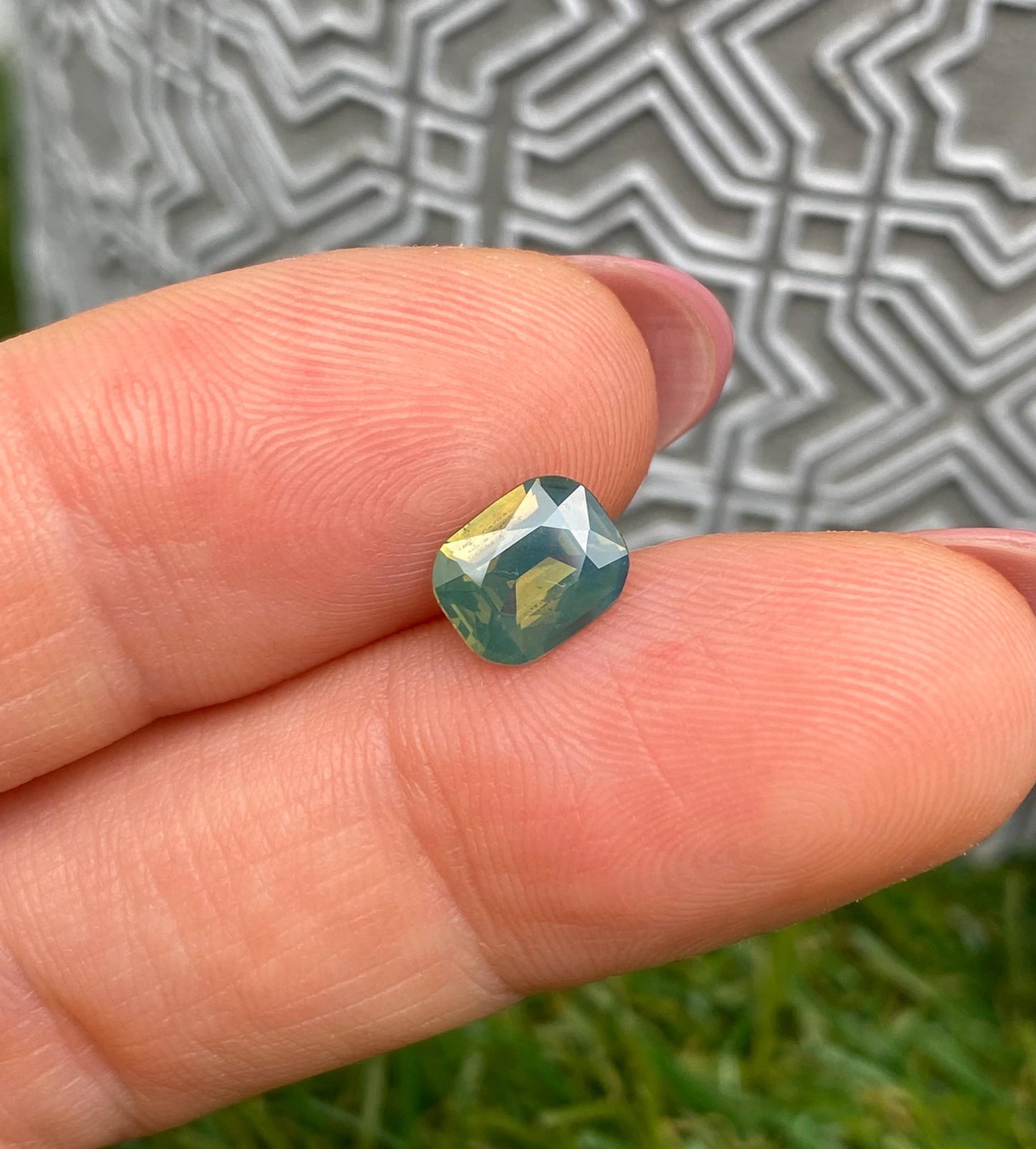 Opalescent Sapphire Yellowish Green 1.61Ct natural Unheated gemstone, Cushion cut, West Africa , Certificate AGL