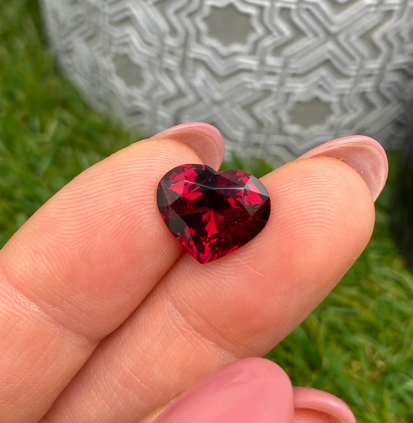 Garnet 7.33Ct Pyrope-Almandine natural gemstone, Heart cut, Tanzania, Certificate AGL