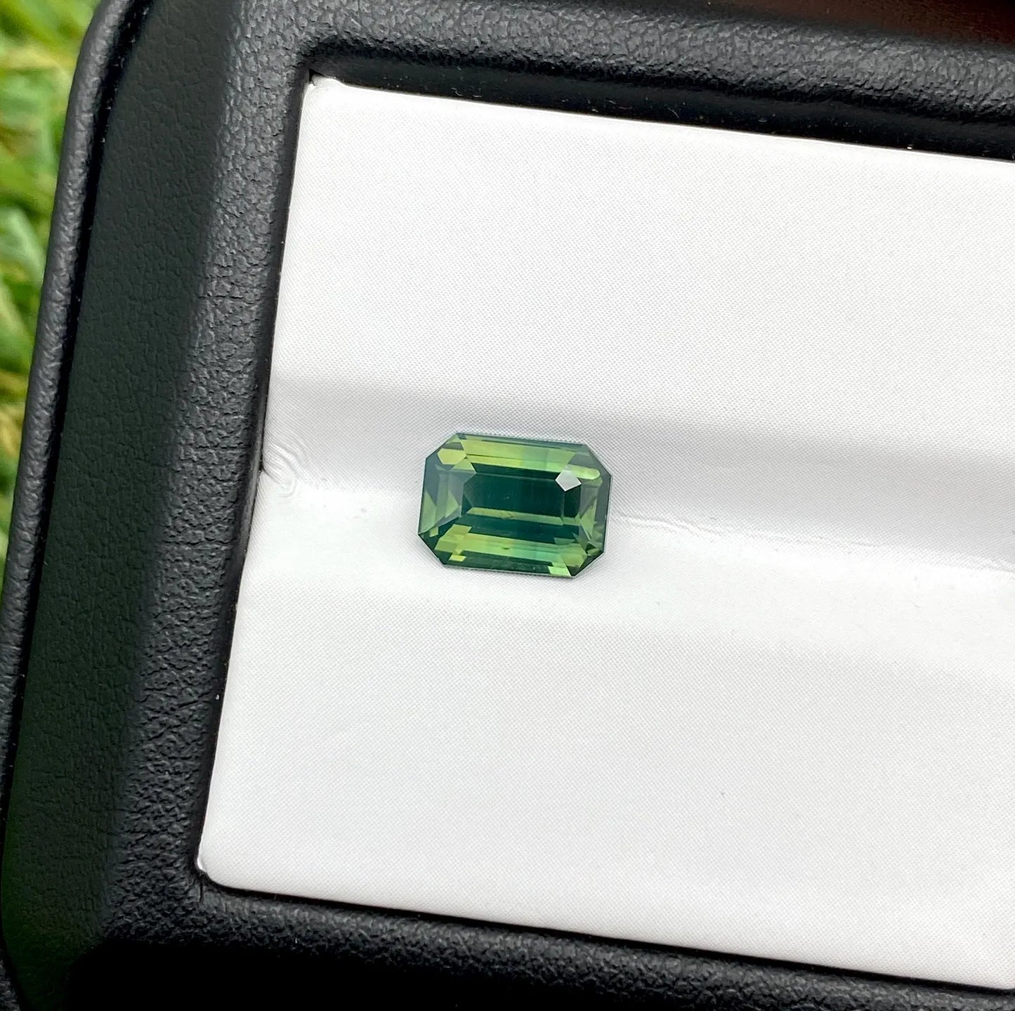 Sapphire Green 2.03Ct natural gemstone, Octagon cut, West Africa , Certificate AGL