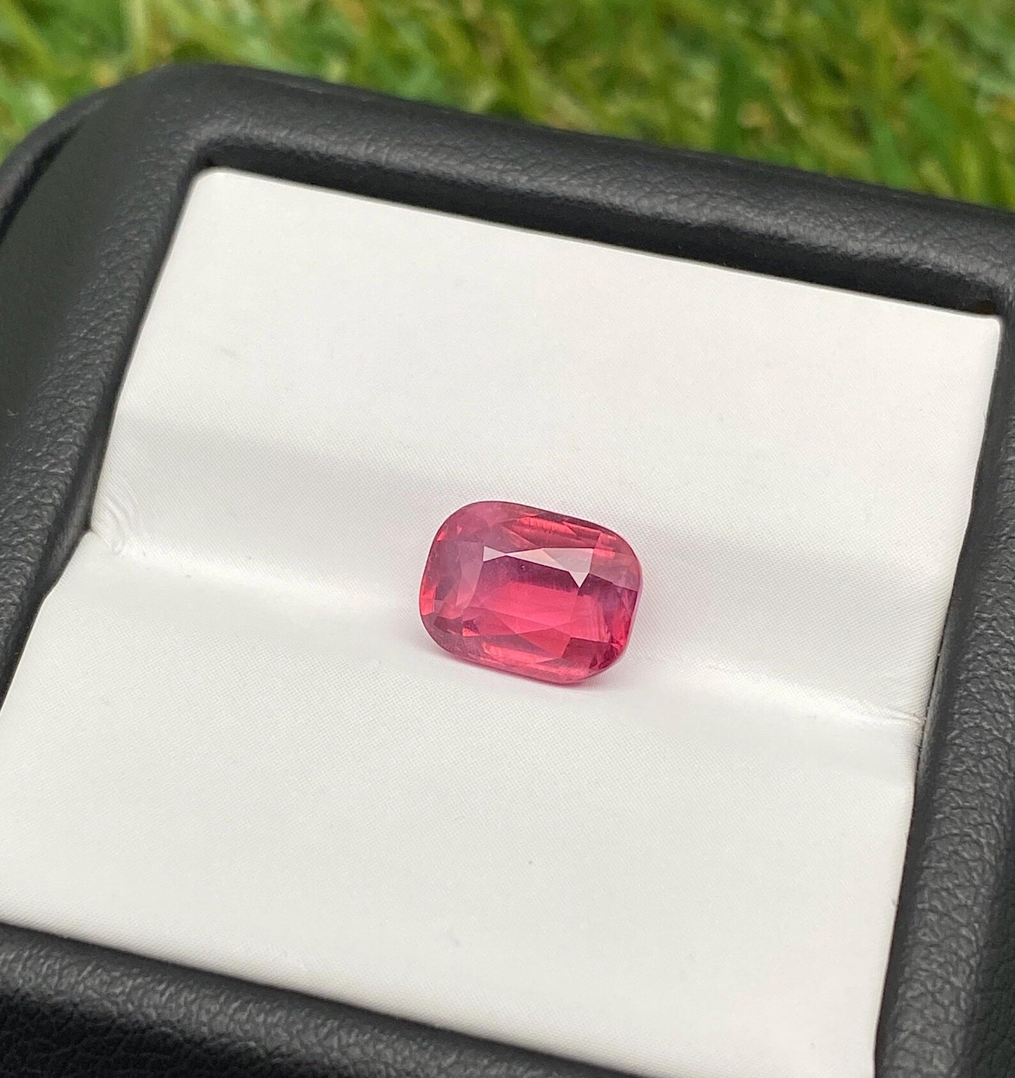 Spinel 3.01Ct VIVID orange-PINK gemstone, Tanzania, Mahenge, GFCO