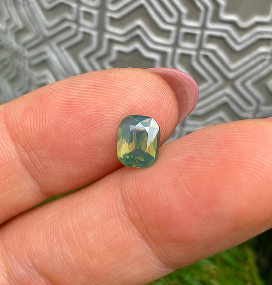 Opalescent Sapphire Yellowish Green 1.61Ct natural Unheated gemstone, Cushion cut, West Africa , Certificate AGL