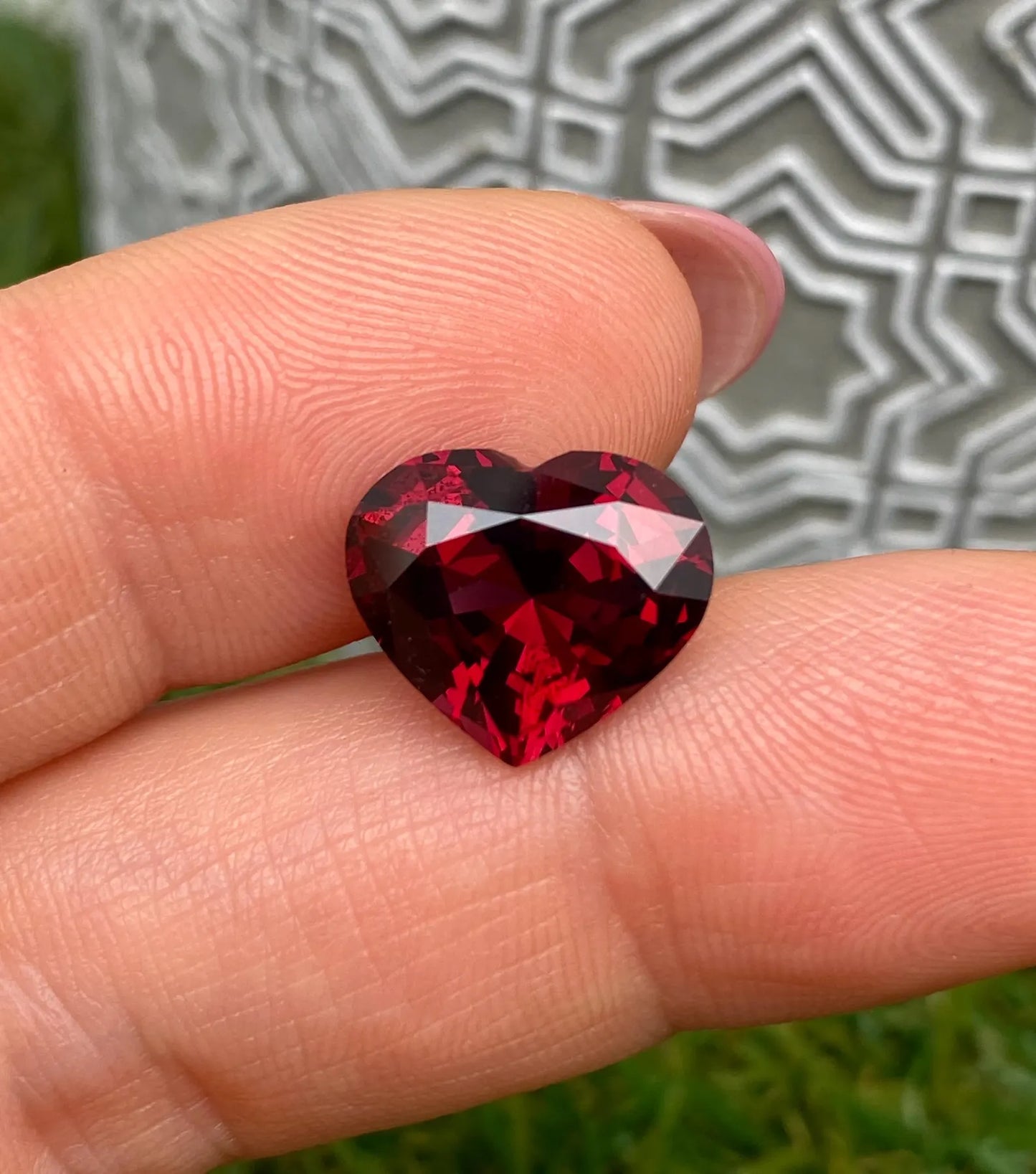 Garnet 7.33Ct Pyrope-Almandine natural gemstone, Heart cut, Tanzania, Certificate AGL
