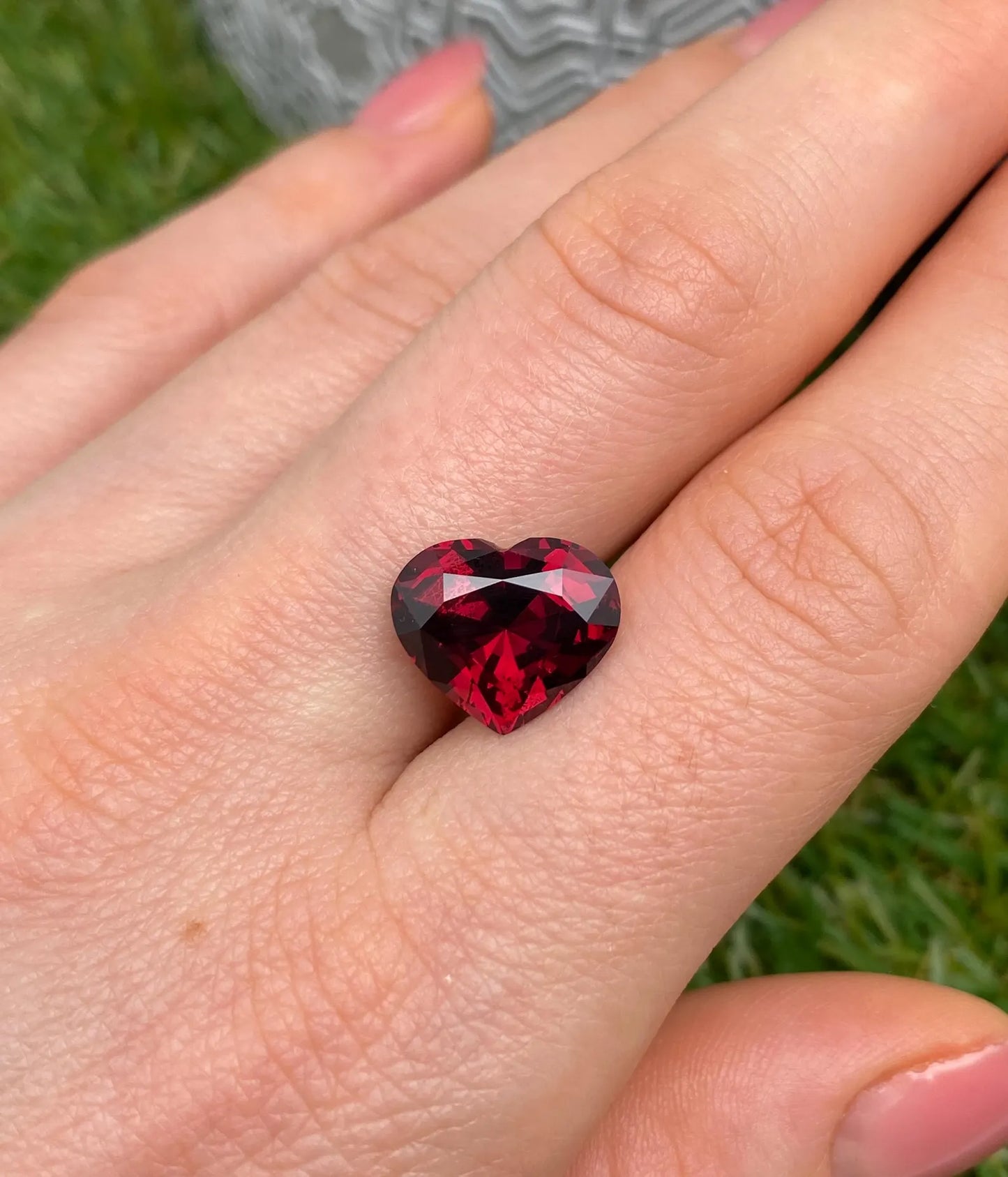 Garnet 7.33Ct Pyrope-Almandine natural gemstone, Heart cut, Tanzania, Certificate AGL