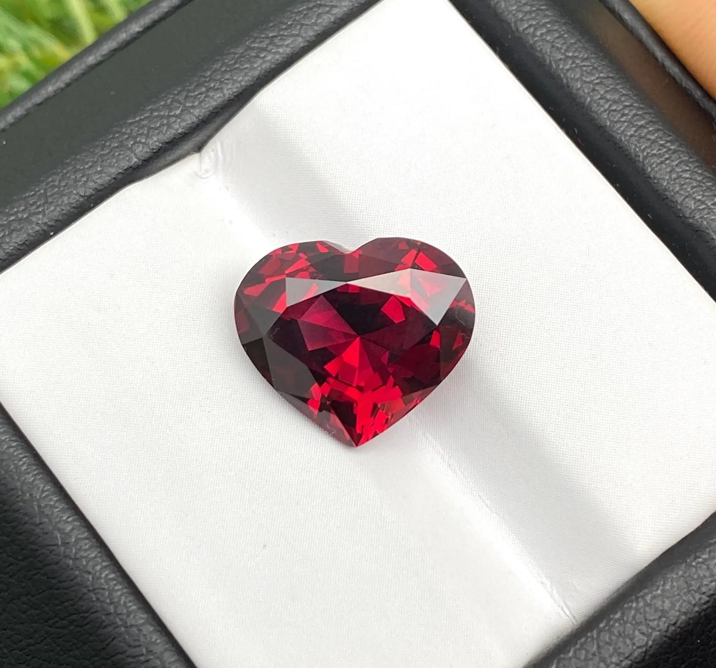 Garnet 7.33Ct Pyrope-Almandine natural gemstone, Heart cut, Tanzania, Certificate AGL