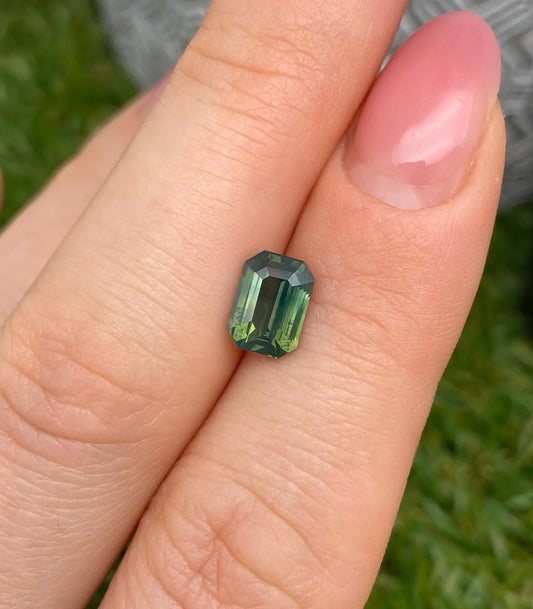 Sapphire Green 2.03Ct natural gemstone, Octagon cut, West Africa , Certificate AGL