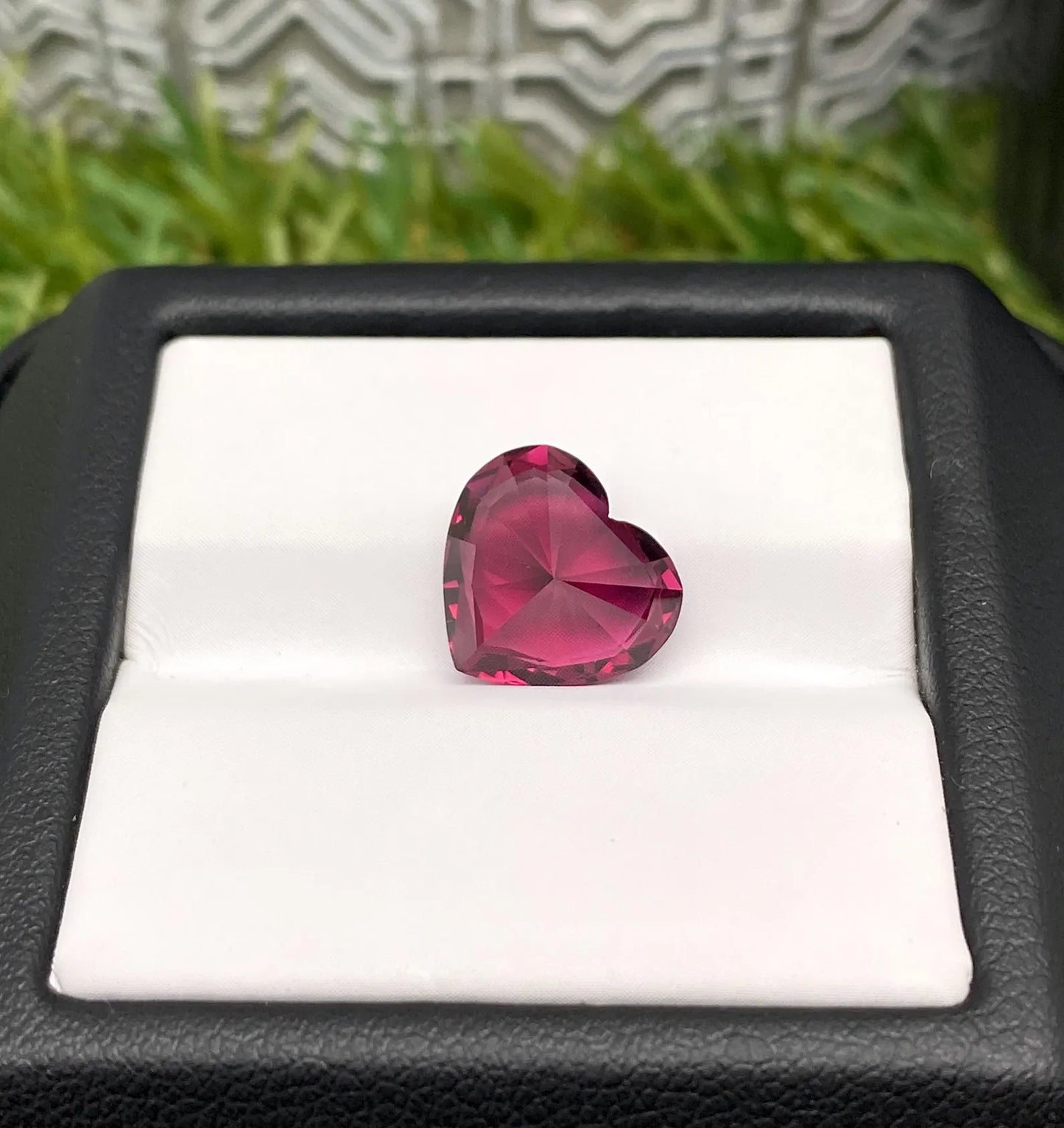 Garnet 5.14Ct Pyrope-Almandine natural gemstone, Heart cut, Tanzania, Certificate AGL