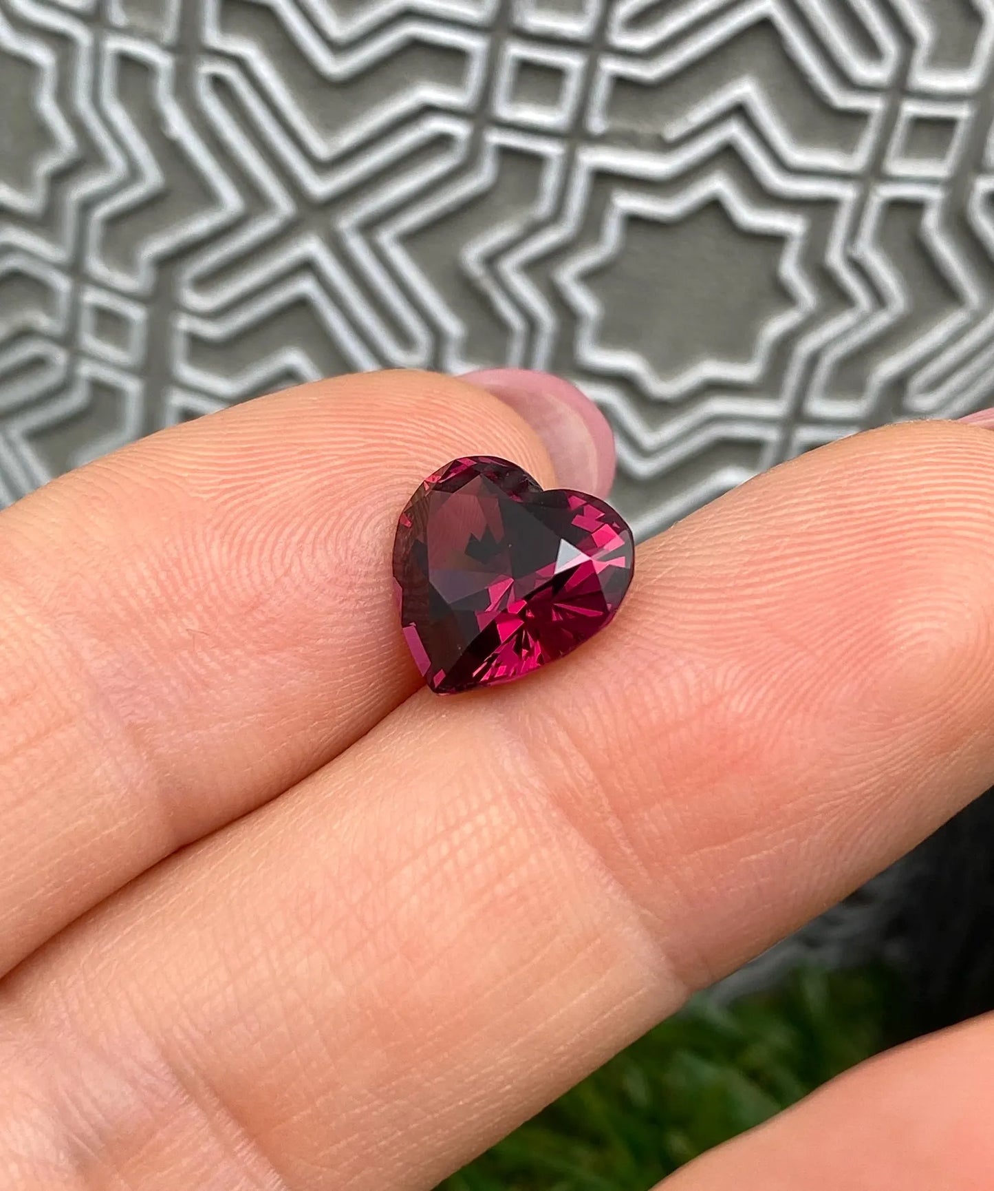 Garnet 5.14Ct Pyrope-Almandine natural gemstone, Heart cut, Tanzania, Certificate AGL