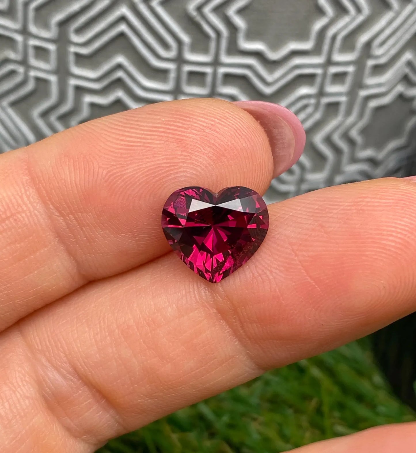 Garnet 5.14Ct Pyrope-Almandine natural gemstone, Heart cut, Tanzania, Certificate AGL