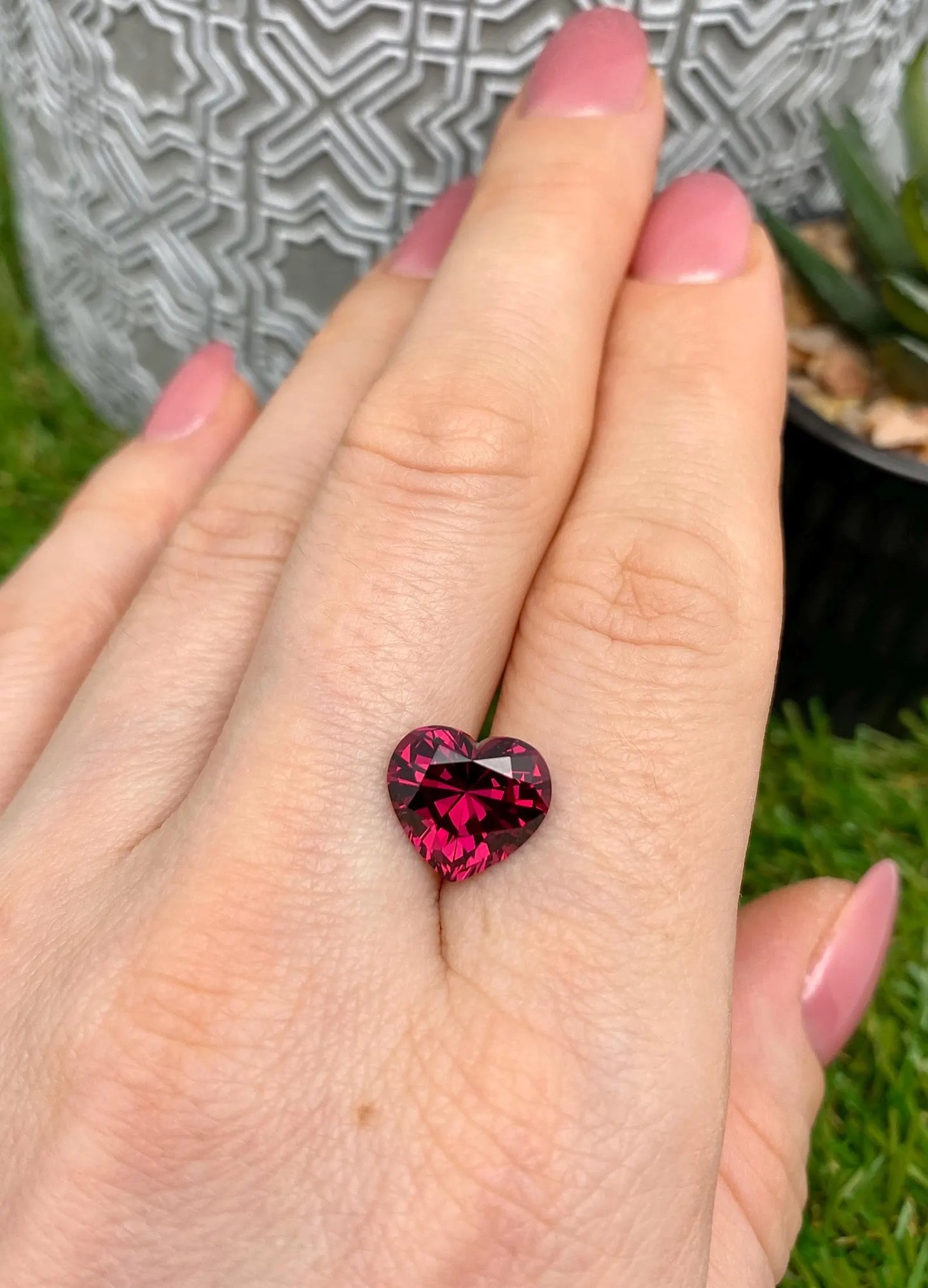 Garnet 5.14Ct Pyrope-Almandine natural gemstone, Heart cut, Tanzania, Certificate AGL