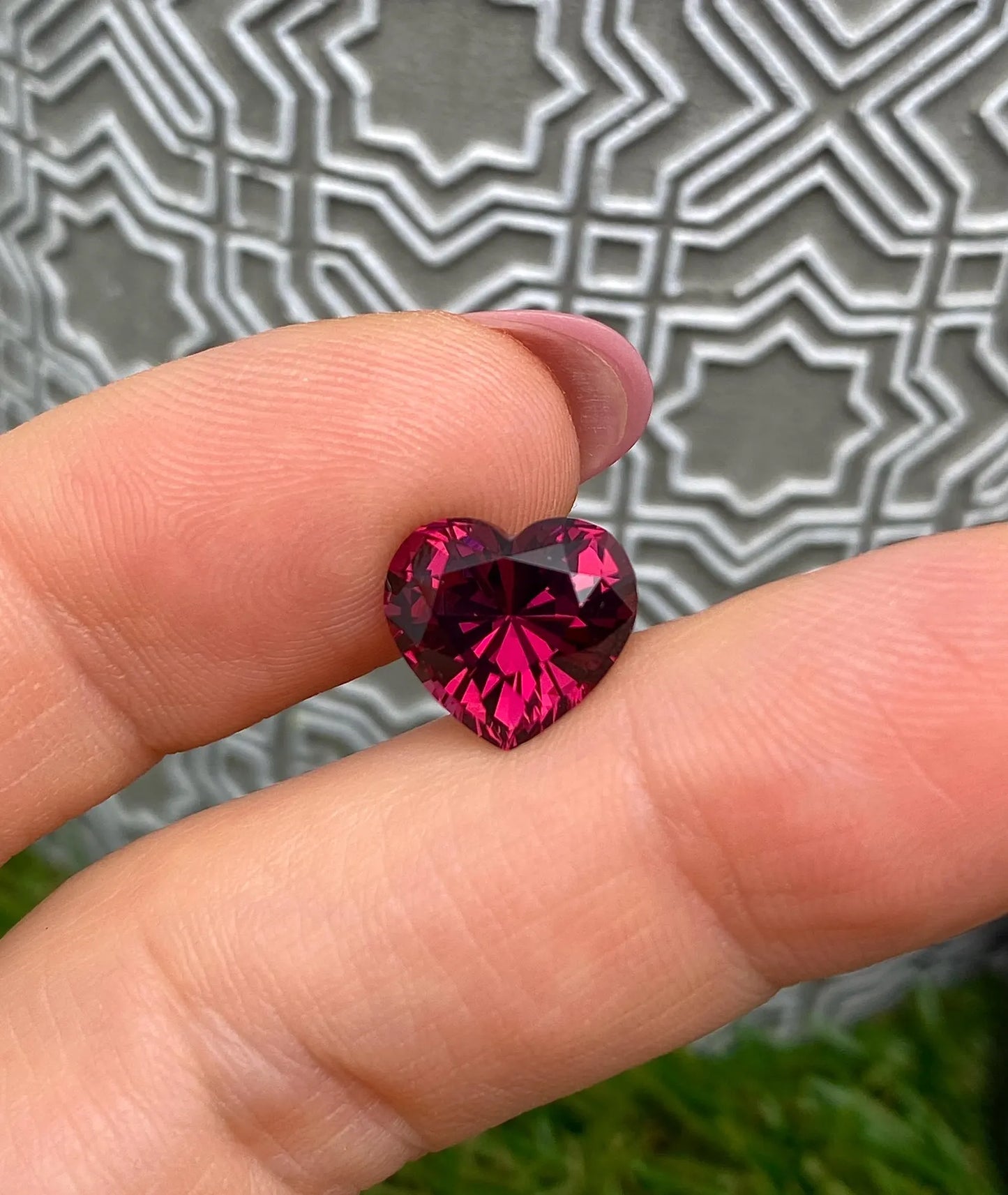 Garnet 5.14Ct Pyrope-Almandine natural gemstone, Heart cut, Tanzania, Certificate AGL