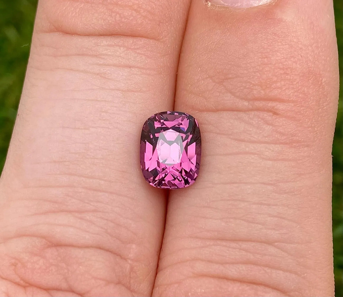 Natural Purplish-pink Spinel loose gemstone 2.93 ct. cushio cut, Origin Tanzania