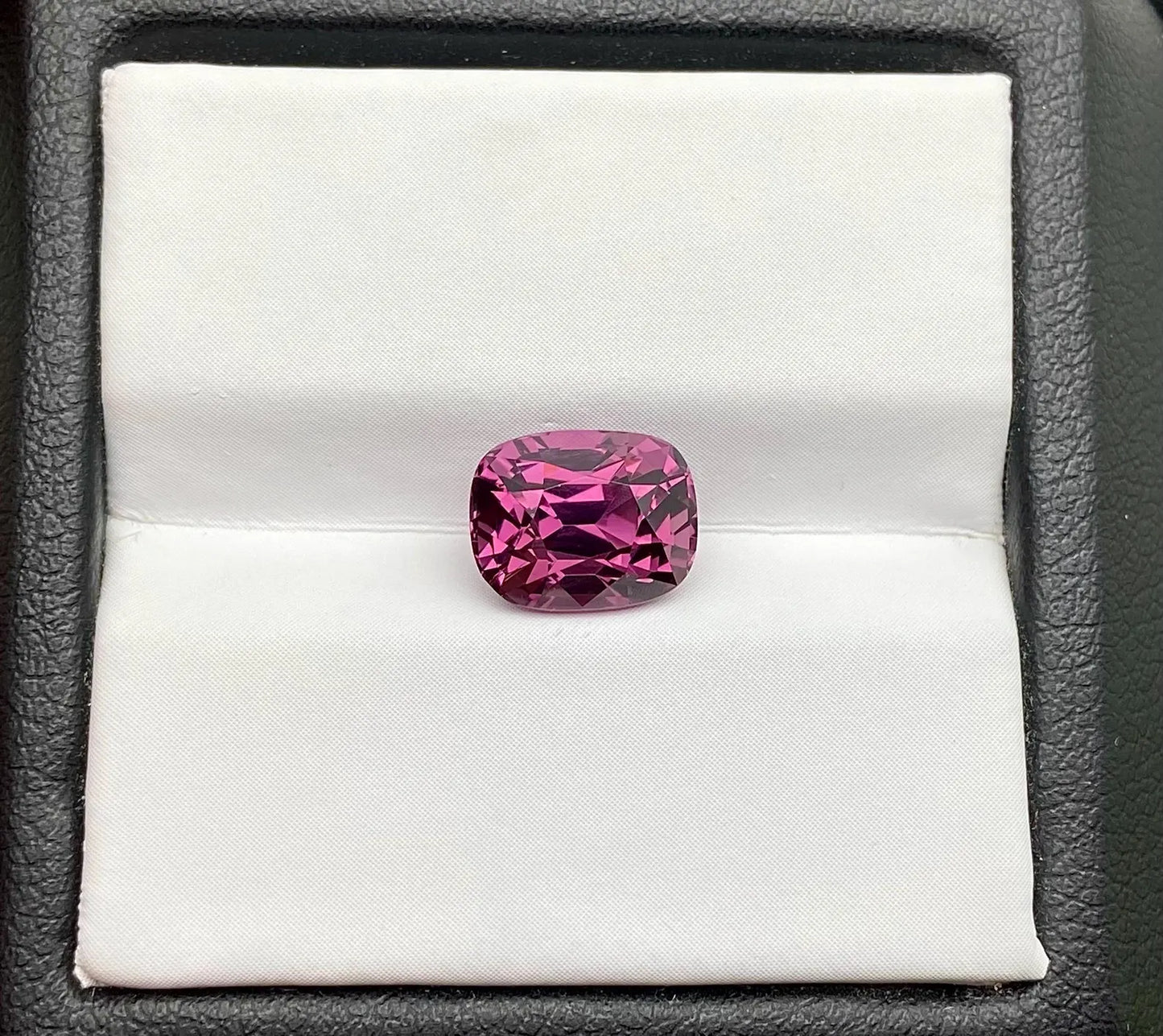 Natural Purplish-pink Spinel loose gemstone 2.93 ct. cushio cut, Origin Tanzania