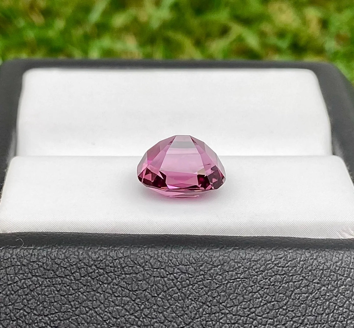 Natural Purplish-pink Spinel loose gemstone 2.93 ct. cushio cut, Origin Tanzania